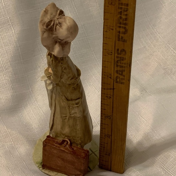 Vintage Victorian Proper Lady With Umbrella and Suitcase Ceramic Figurine - Picture 6 of 9
